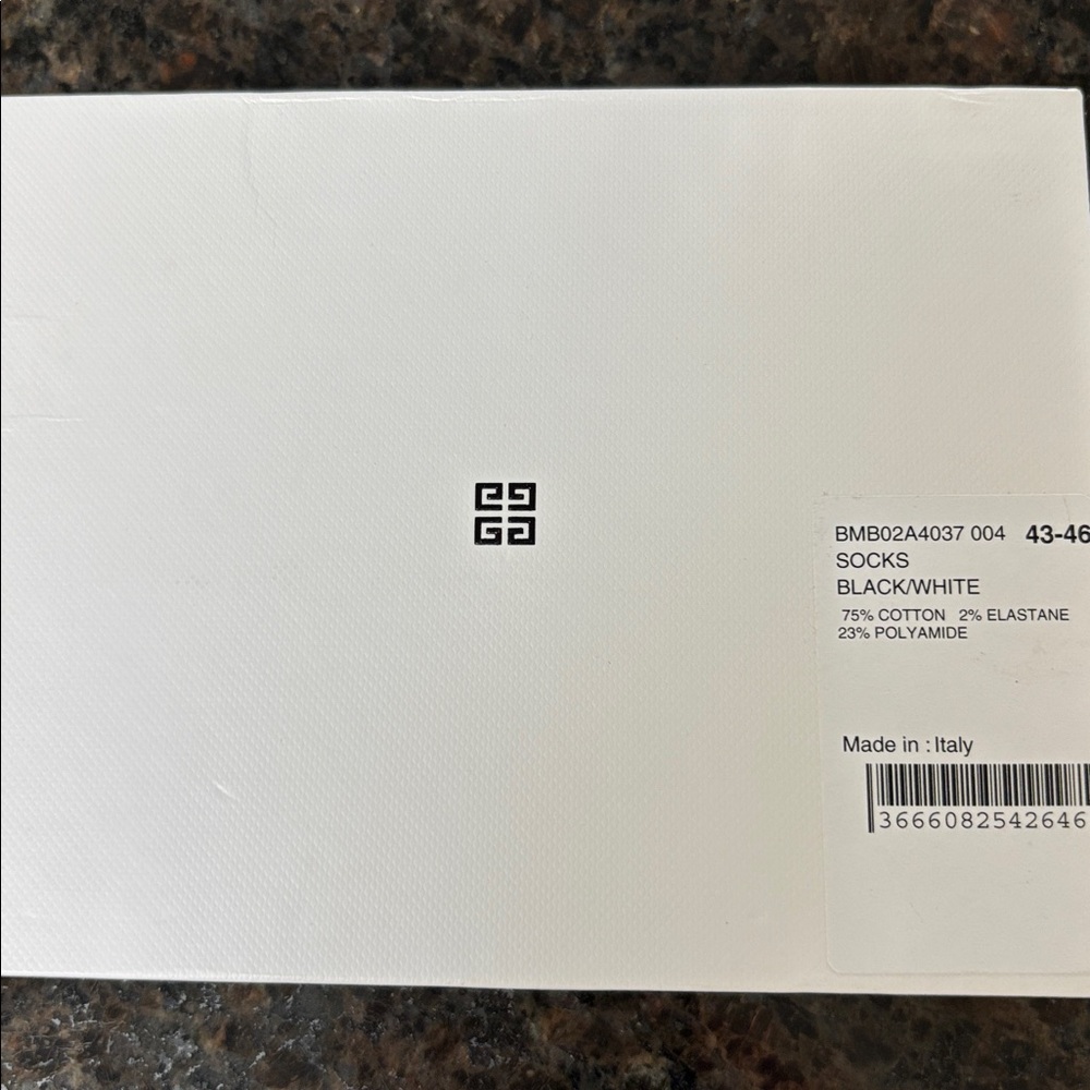 GIVENCHY BLACK/WHITE SOCKS SIZE 43-46 (9.5-11.5) Brand New - Picture 6 of 8
